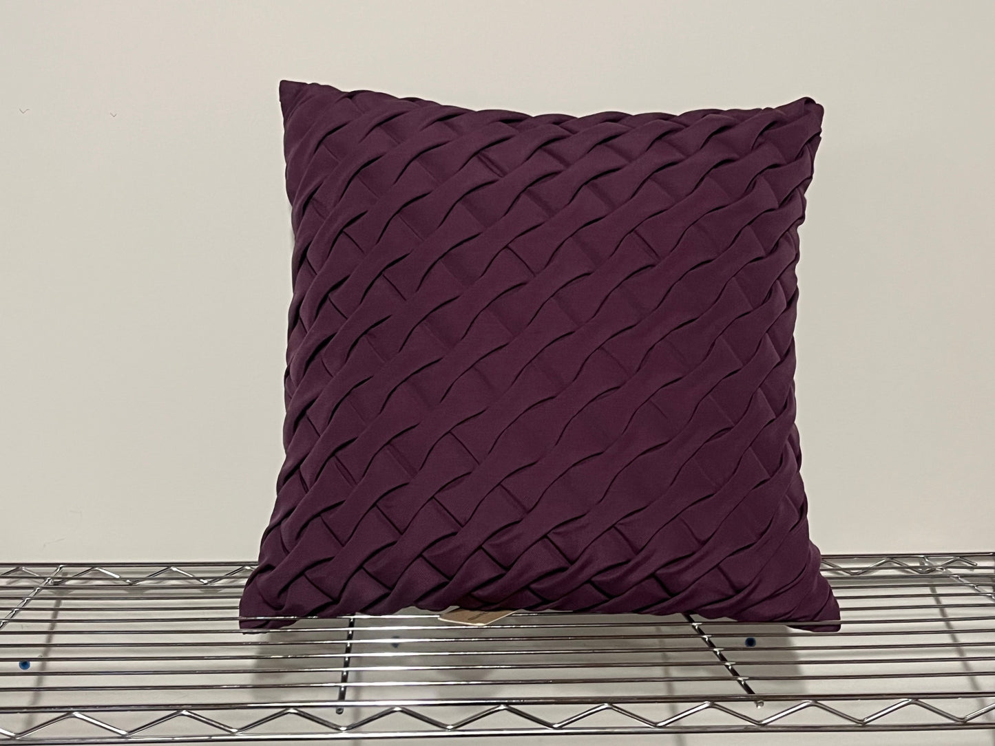 LOOP Pillow 45x45 cm Cushion Olefin Aubergine